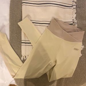 Bo and Tee Cream Leggings